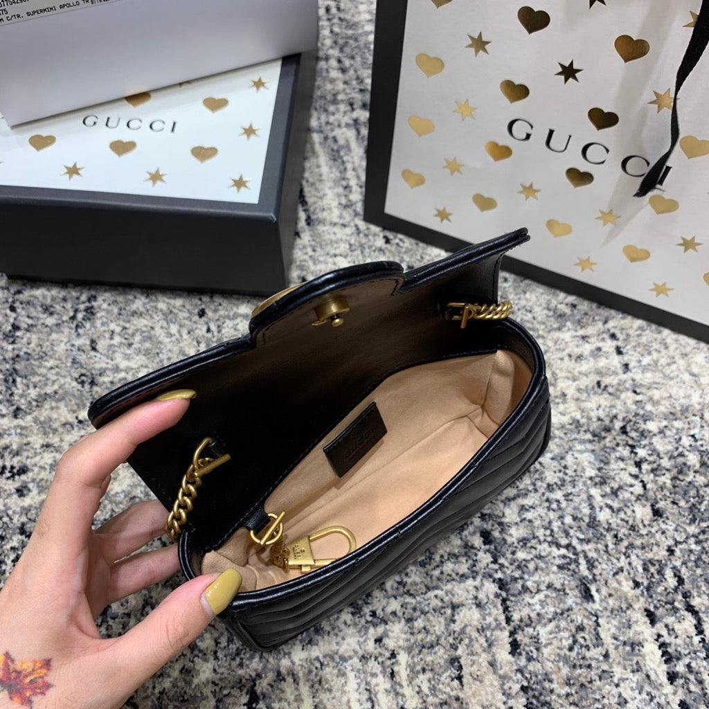 Gucci Marmont Mini 16.5cm Black Calfskin Gold Hardware Bag